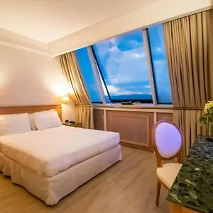 Shg De La Otel